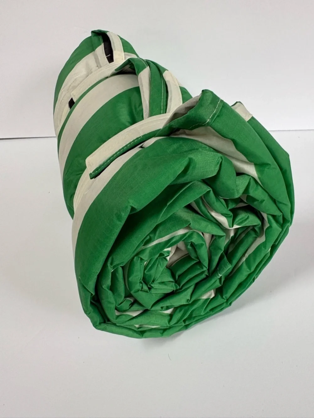 NWOT BAGGU Puffy Picnic Blanket-  Green Painted Stripe pattern